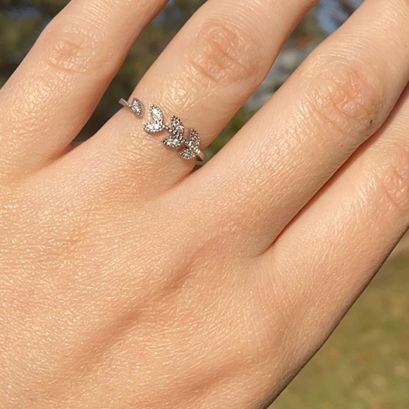 NWT Adjustable Silver Ring - Picture 6 of 6